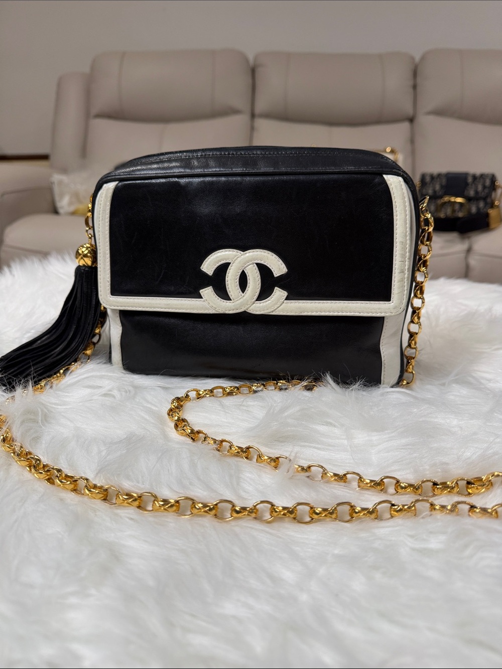 💯Authentic Vintage Chanel CC Camera Crossbody Bag Black White Leather🍀
